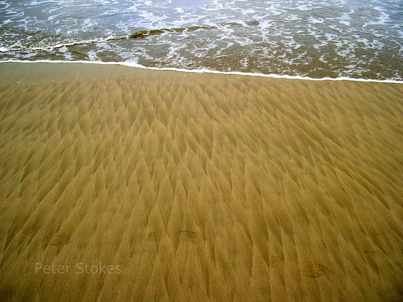 Waves and sand shapes in Australia